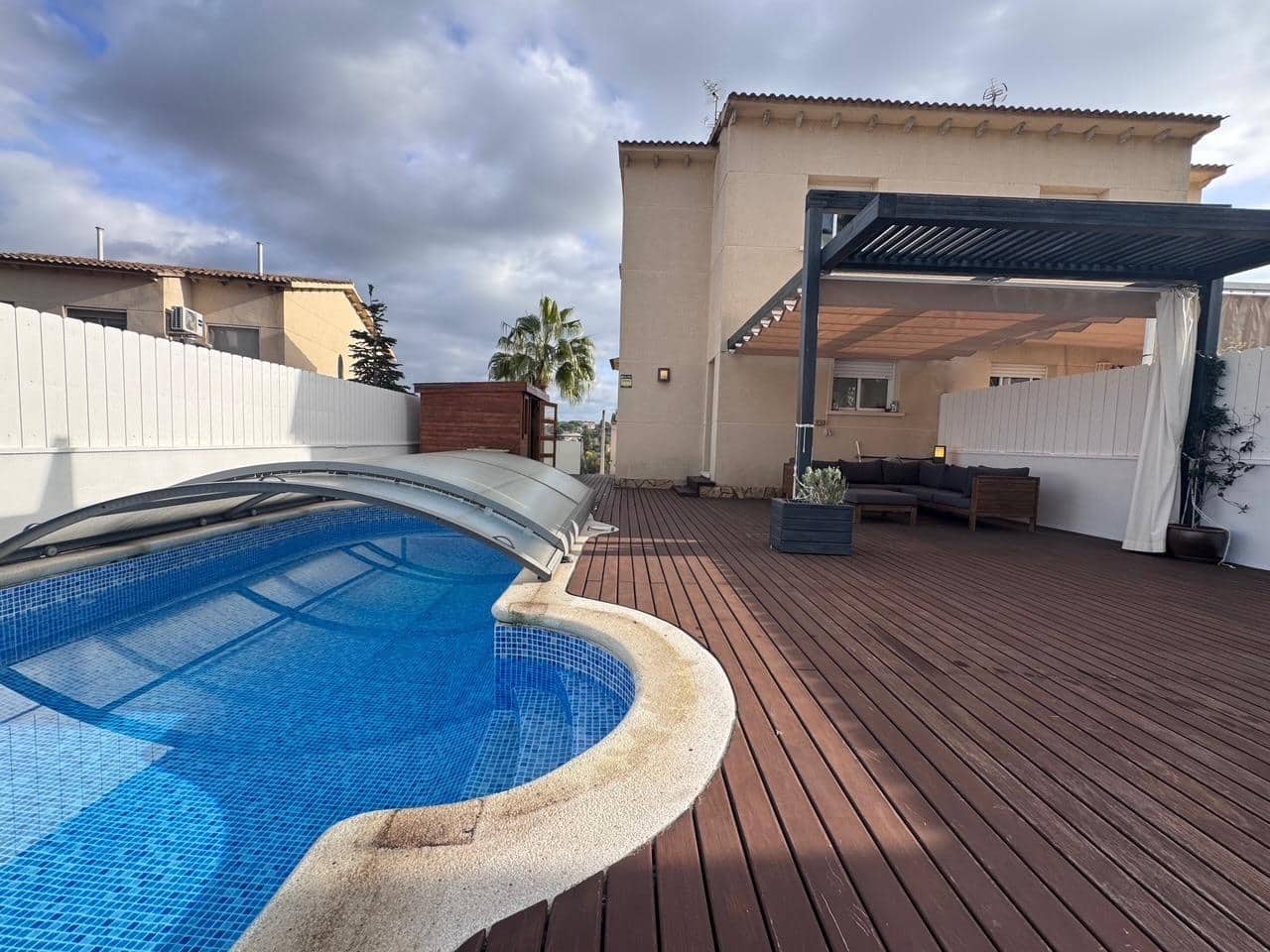 4 makuuhuone Paritalo myytävänä paikassa La Pobla de Montornes mukana uima-altaan 
autotalli - 249 900 € (Ref: 9385550)