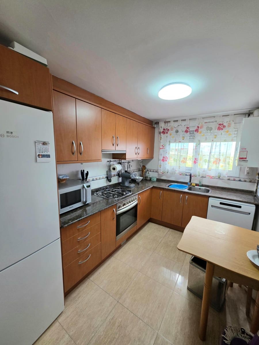 3 bedroom Penthouse for sale in Creixell with pool - € 209,000 (Ref: 9395943)