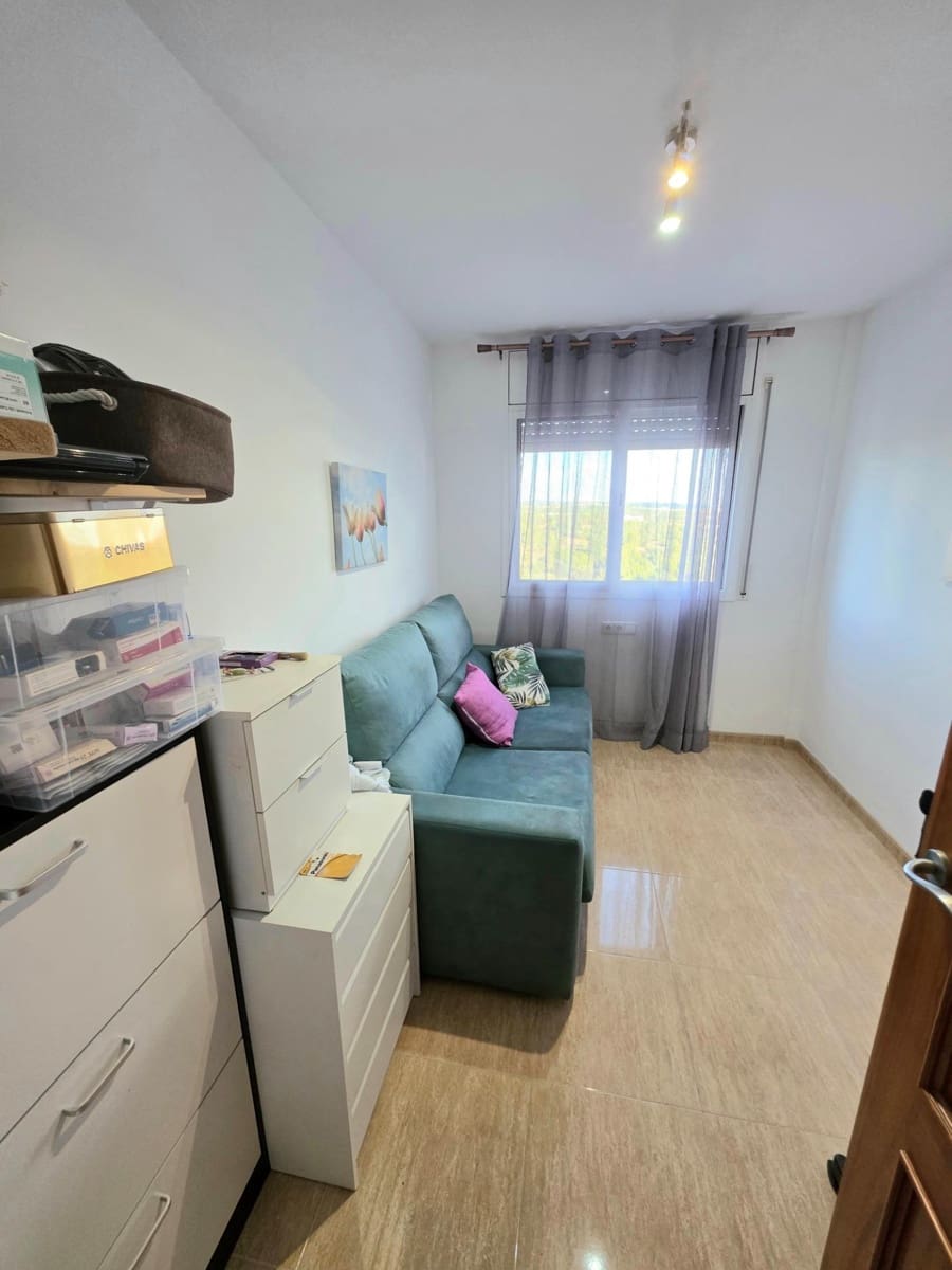 3 bedroom Penthouse for sale in Creixell with pool - € 209,000 (Ref: 9395943)