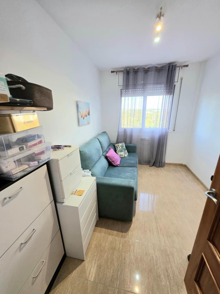 3 bedroom Penthouse for sale in Creixell with pool - € 209,000 (Ref: 9395943)