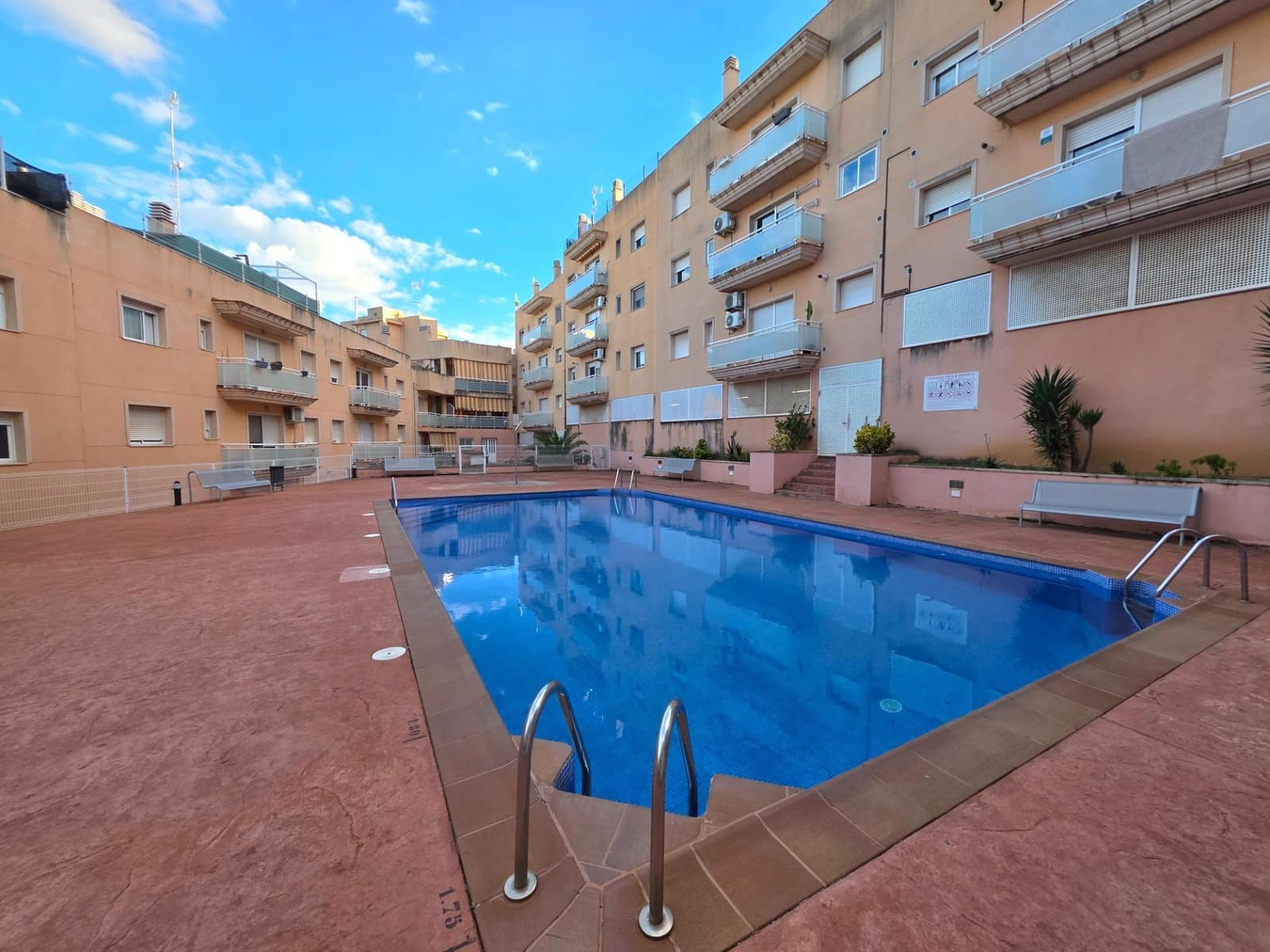 3 bedroom Penthouse for sale in Creixell with pool - € 209,000 (Ref: 9395943)
