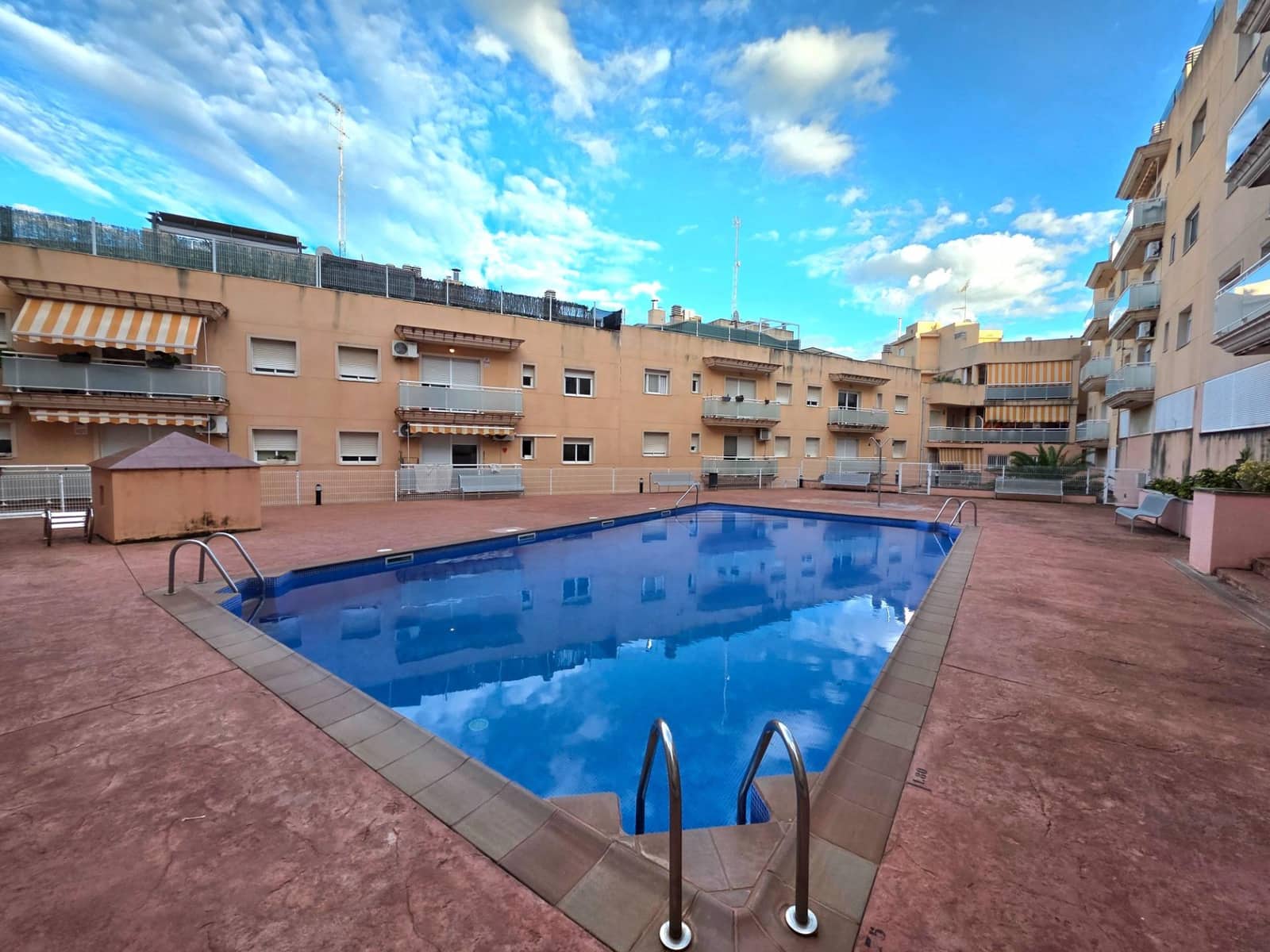 3 bedroom Penthouse for sale in Creixell with pool - € 209,000 (Ref: 9395943)