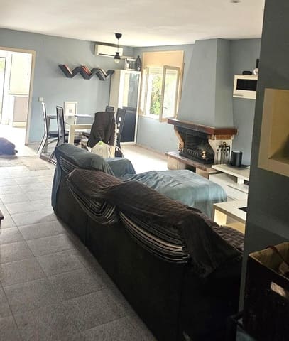 4 bedroom Semi-detached Villa for sale in La Pobla de Montornès with garage - € 230,000 (Ref: 9398455)