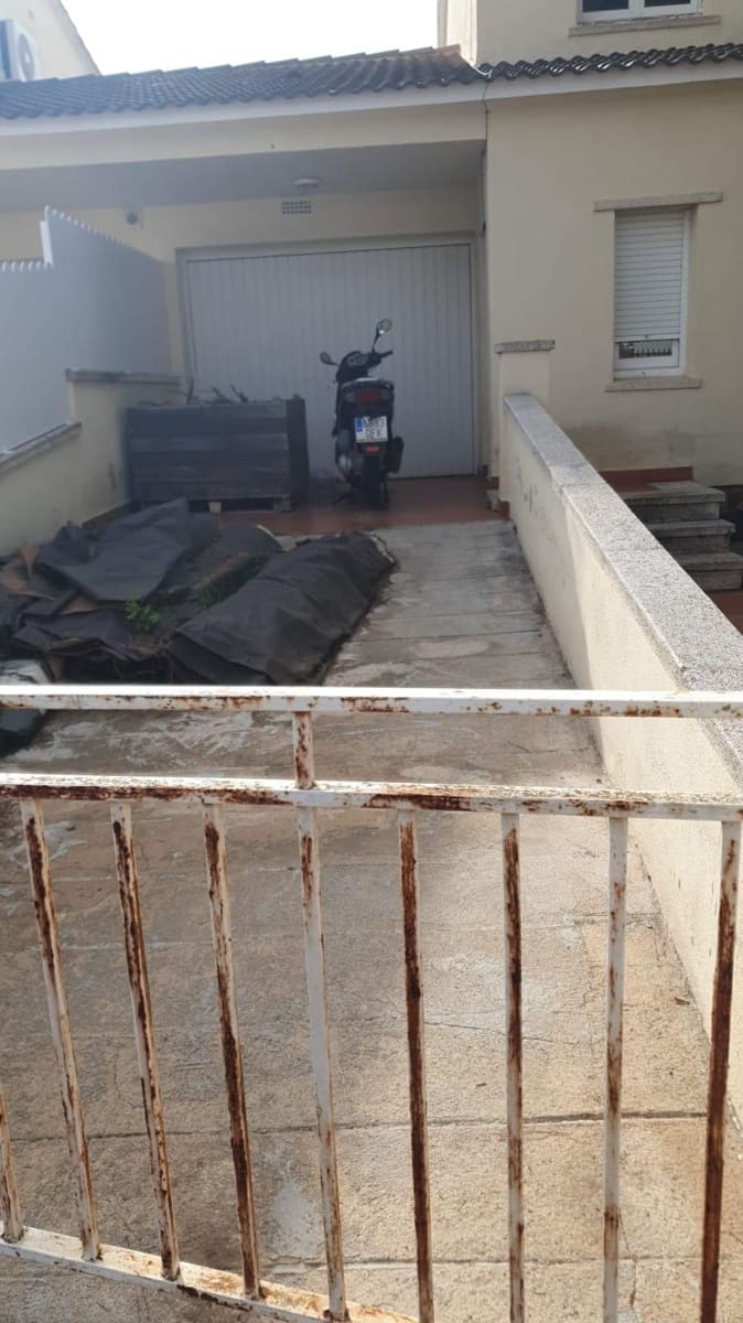 4 sovrum Semi-fristående Villa till salu i La Pobla de Montornes med garage - 230 000 € (Ref: 9398455)