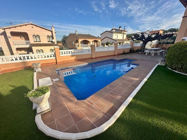 3 slaapkamer Villa te koop in El Vendrell met zwembad garage - € 269.000 (Ref: 9400877)