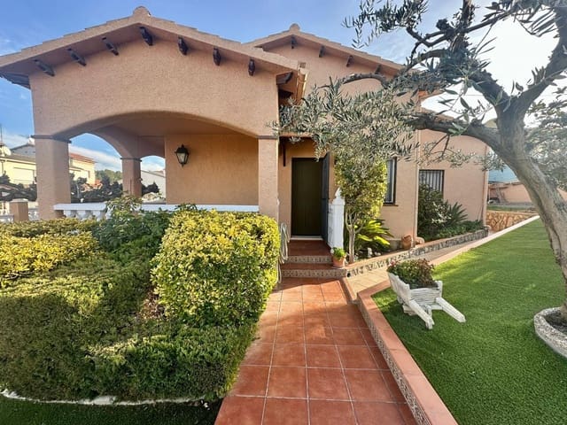 3 slaapkamer Villa te koop in El Vendrell met zwembad garage - € 269.000 (Ref: 9400877)