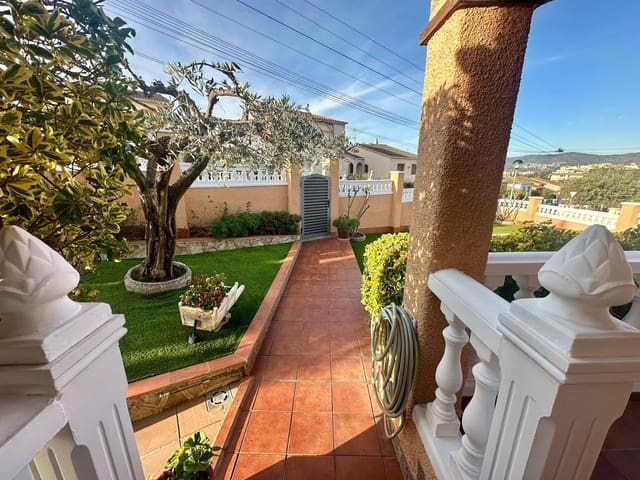 3 slaapkamer Villa te koop in El Vendrell met zwembad garage - € 269.000 (Ref: 9400877)