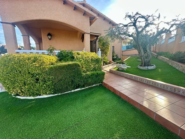 3 slaapkamer Villa te koop in El Vendrell met zwembad garage - € 269.000 (Ref: 9400877)