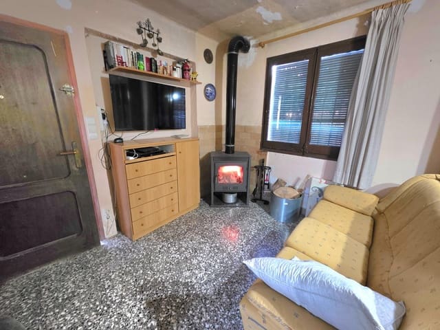 4 bedroom Villa for sale in Vespella with pool - € 179,900 (Ref: 9414039)