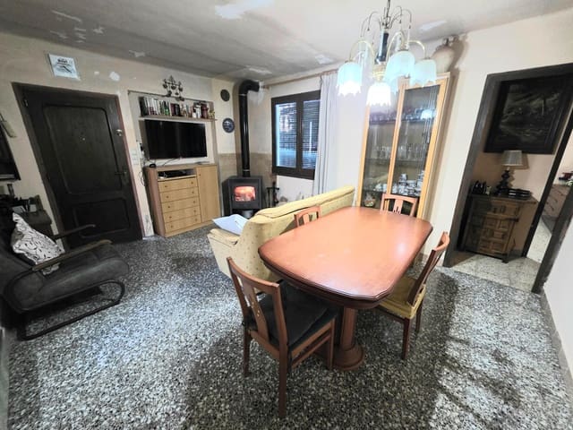 4 bedroom Villa for sale in Vespella with pool - € 179,900 (Ref: 9414039)