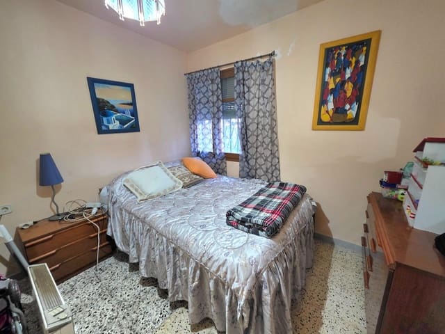 4 bedroom Villa for sale in Vespella with pool - € 179,900 (Ref: 9414039)