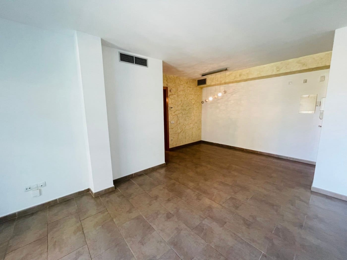 3 bedroom Flat for sale in El Vendrell with garage - € 185,000 (Ref: 9415863)