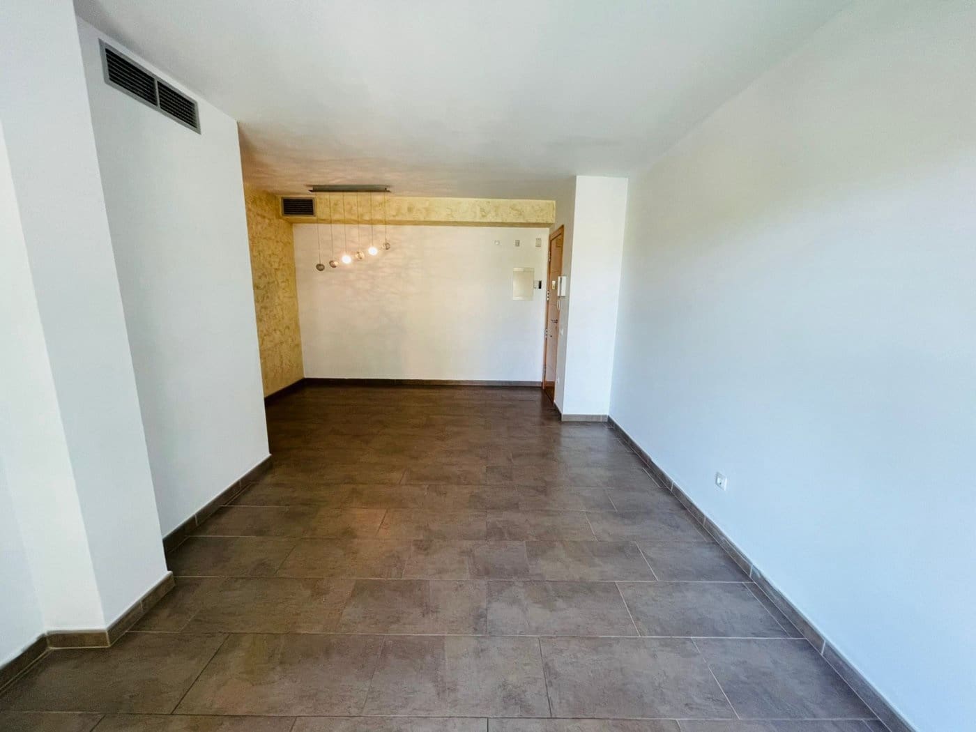 3 bedroom Flat for sale in El Vendrell with garage - € 185,000 (Ref: 9415863)