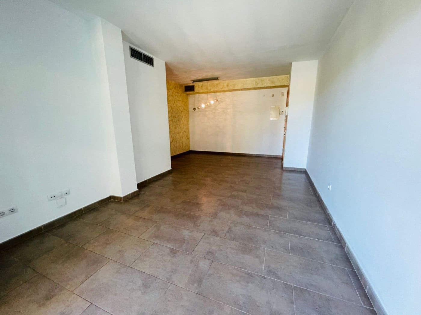 3 bedroom Flat for sale in El Vendrell with garage - € 185,000 (Ref: 9415863)