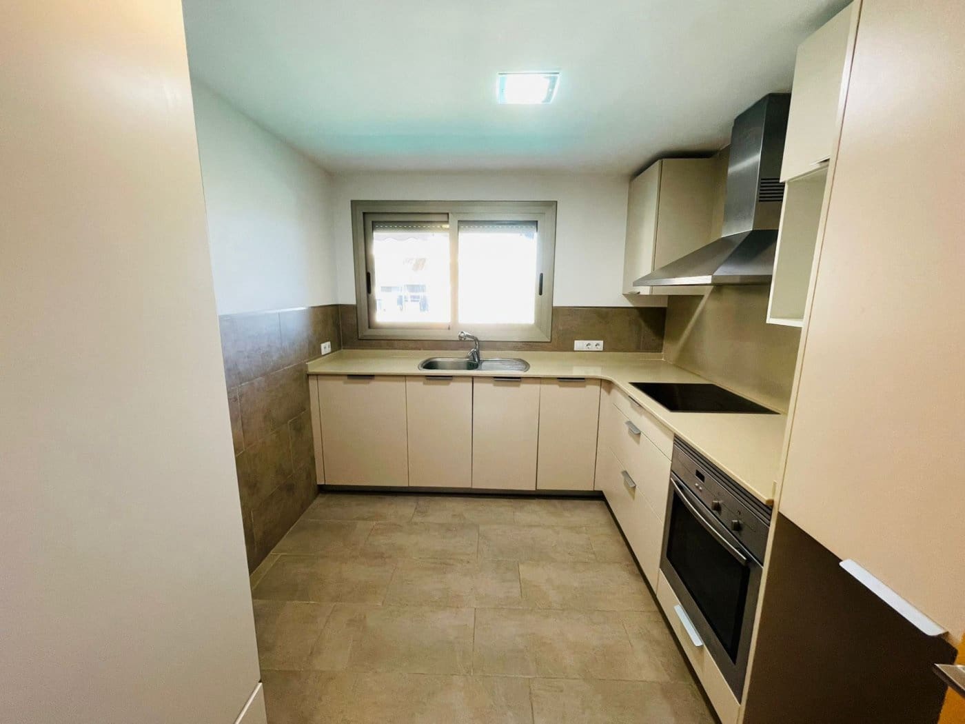 3 bedroom Flat for sale in El Vendrell with garage - € 185,000 (Ref: 9415863)