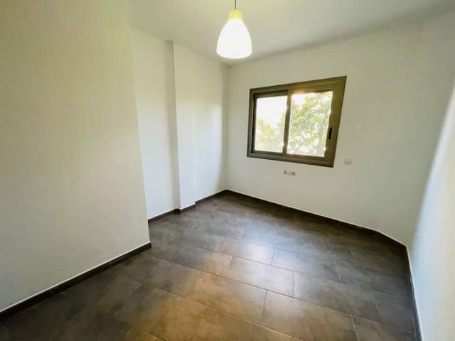 3 soveværelse Lejlighed til salg i El Vendrell med garage - € 185.000 (Ref: 9415863)