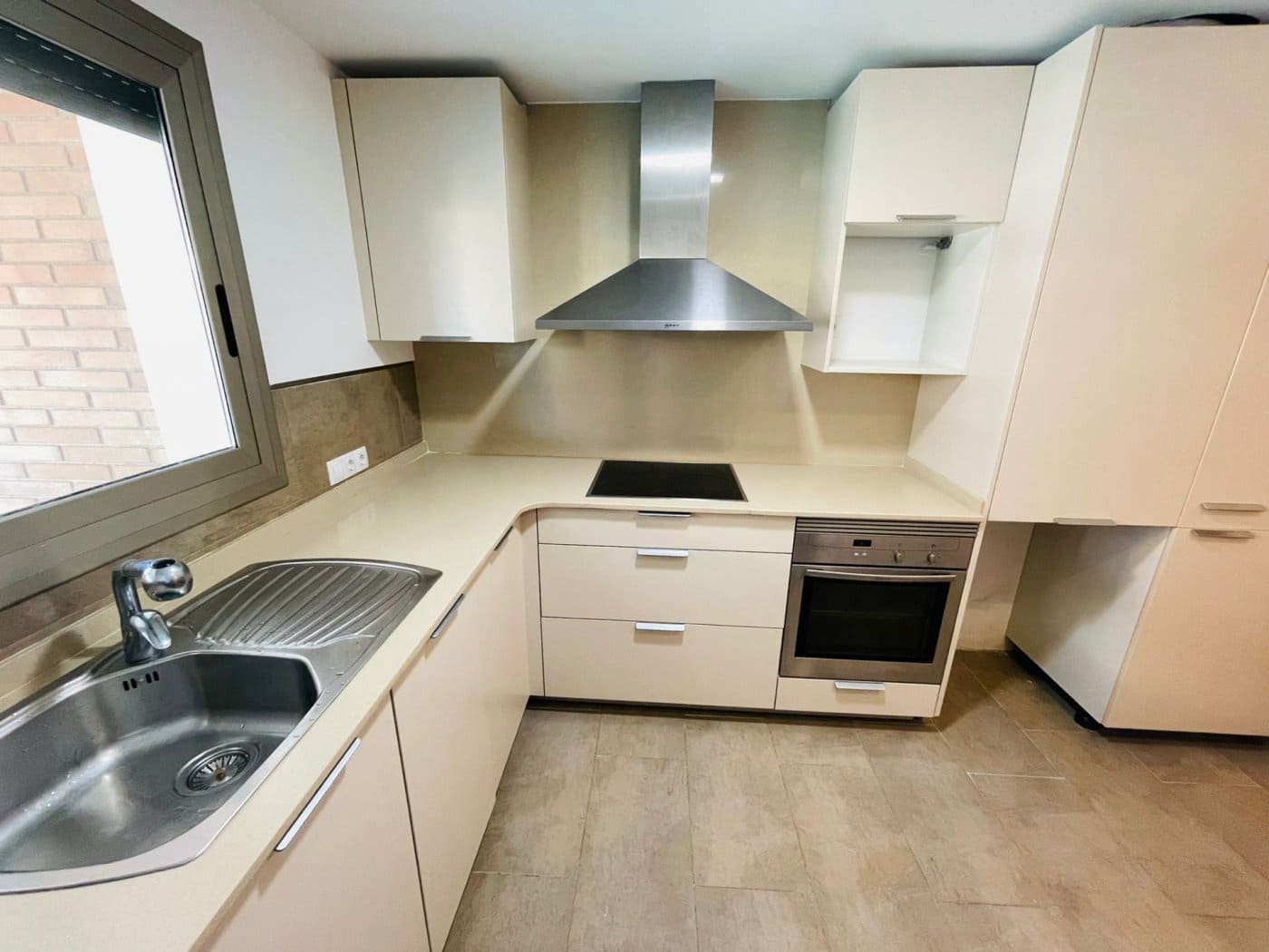 3 bedroom Flat for sale in El Vendrell with garage - € 185,000 (Ref: 9415863)