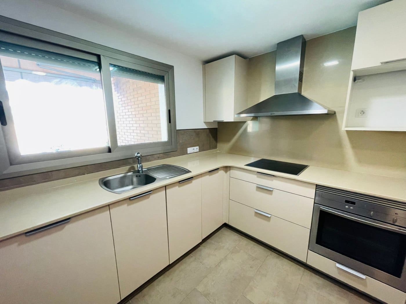 3 bedroom Flat for sale in El Vendrell with garage - € 185,000 (Ref: 9415863)