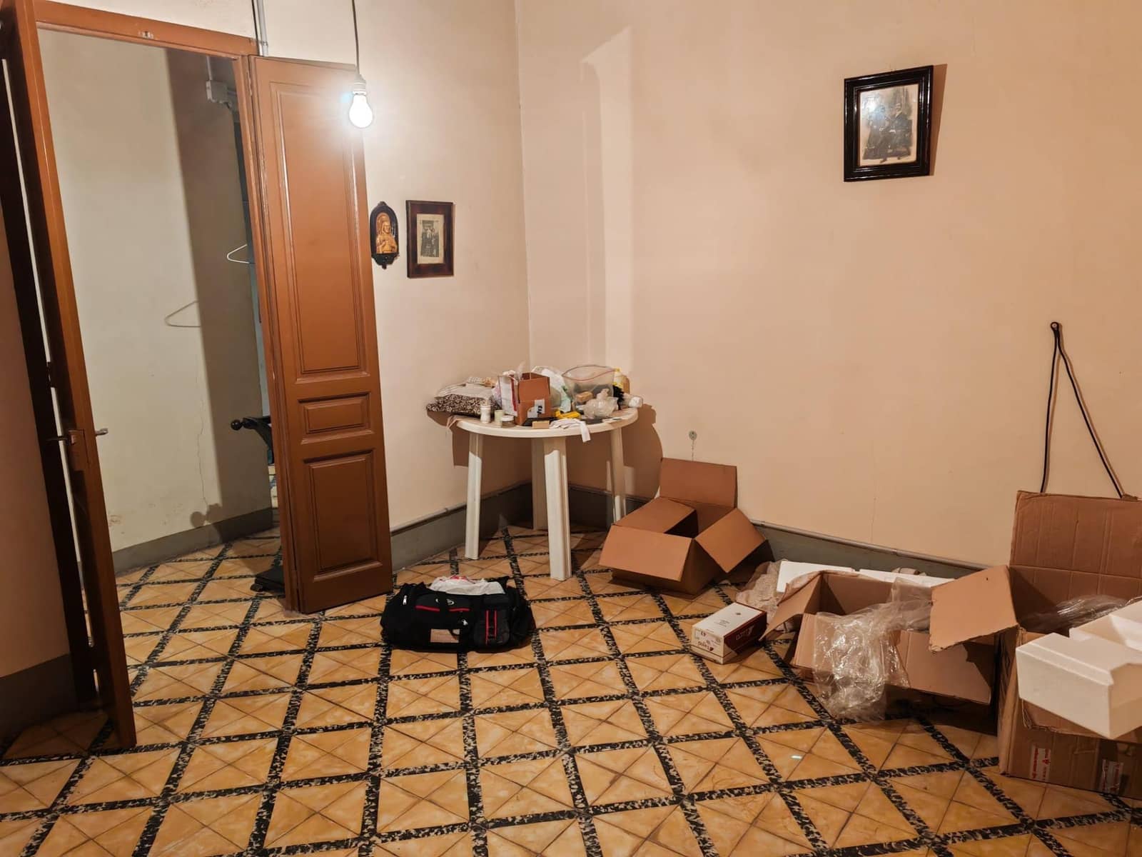 3 slaapkamer Bedrijf te koop in Santa Coloma de Queralt - € 120.000 (Ref: 9431041)