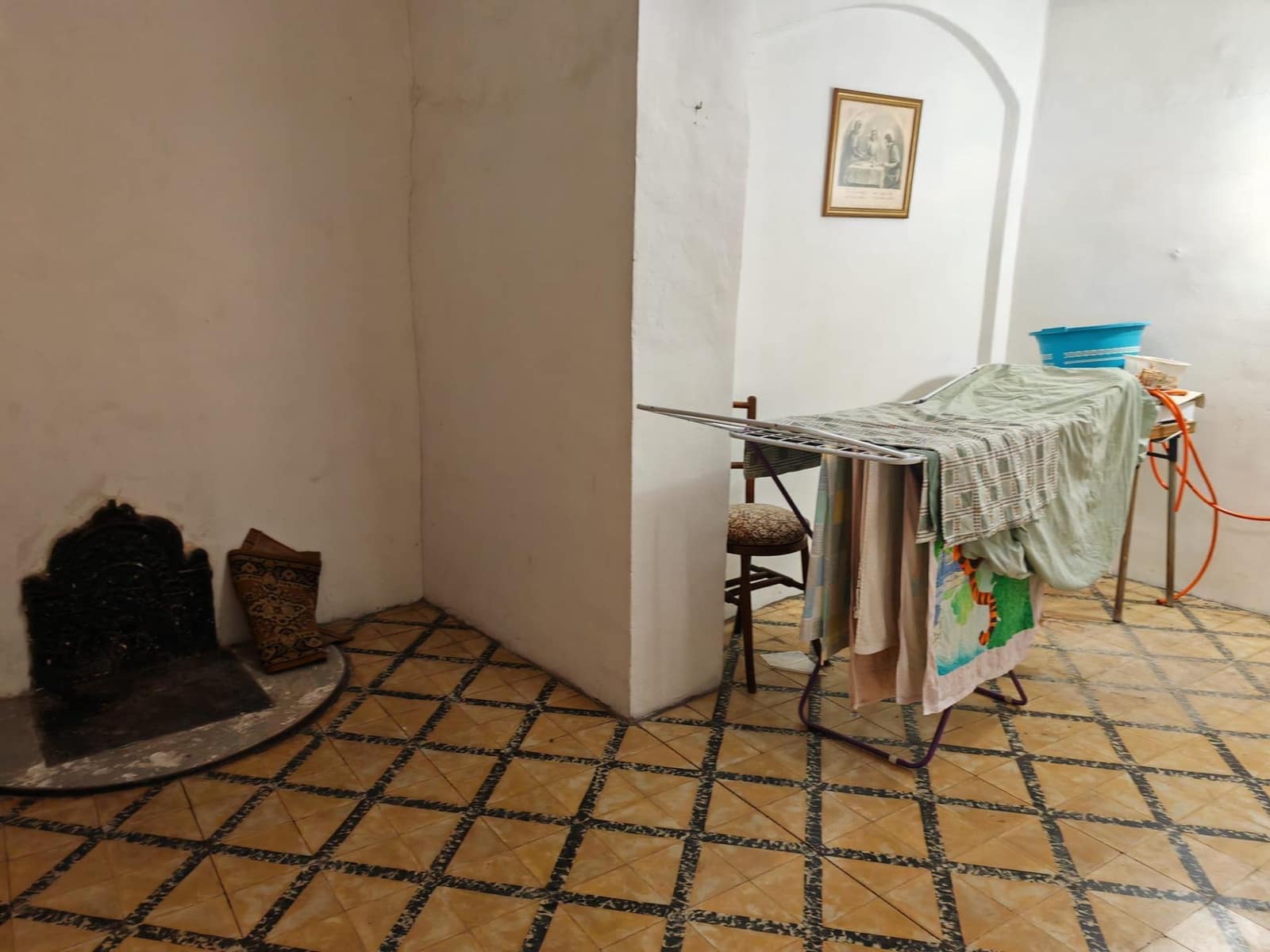 3 slaapkamer Bedrijf te koop in Santa Coloma de Queralt - € 120.000 (Ref: 9431041)