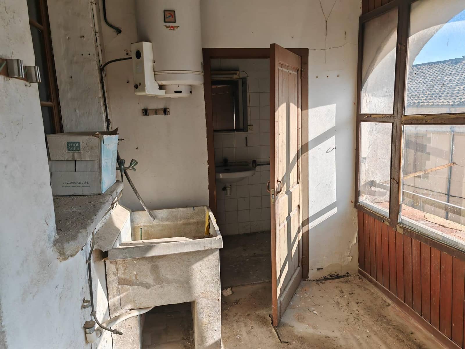 3 slaapkamer Bedrijf te koop in Santa Coloma de Queralt - € 120.000 (Ref: 9431041)