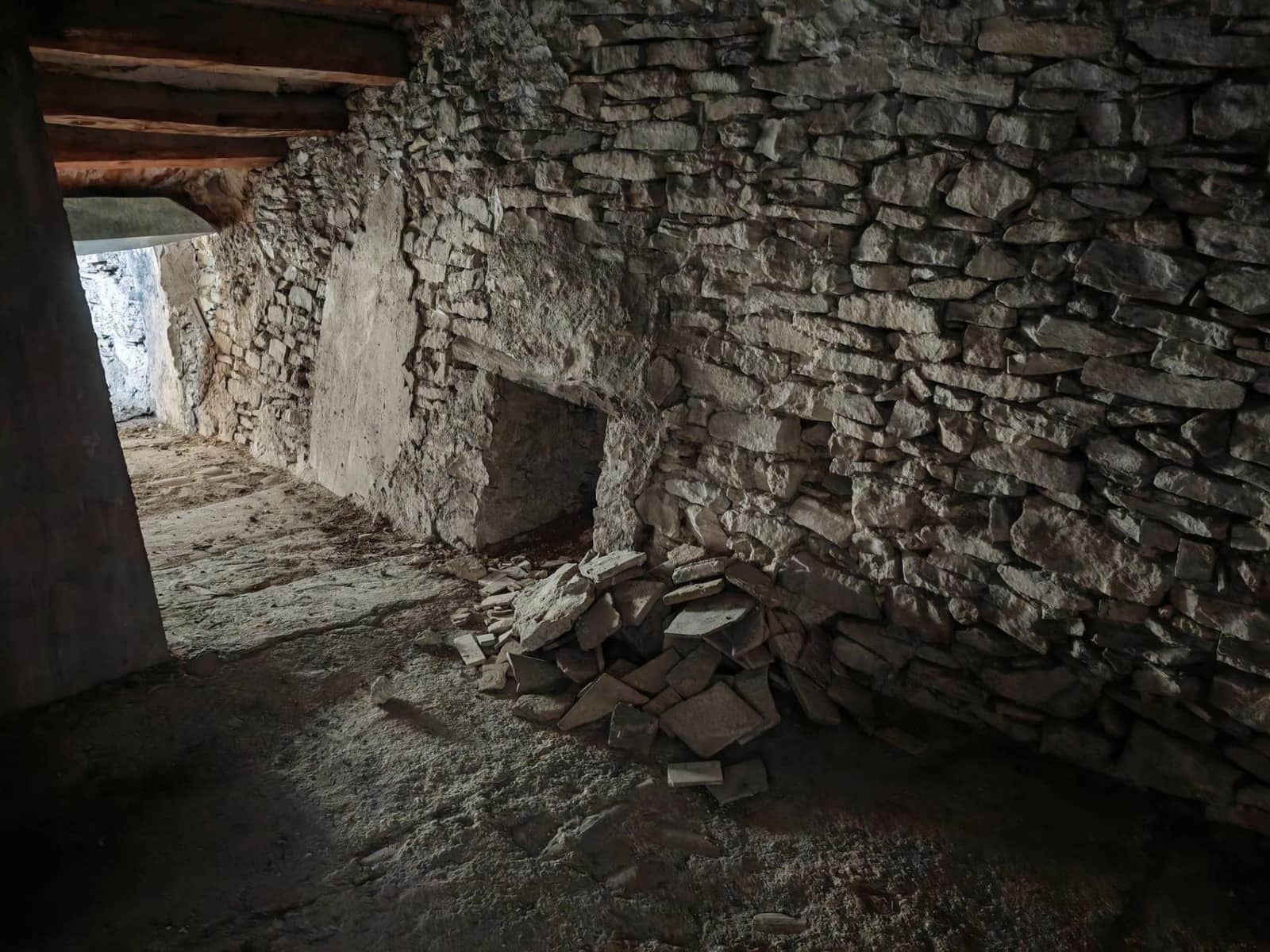 3 slaapkamer Bedrijf te koop in Santa Coloma de Queralt - € 120.000 (Ref: 9431041)