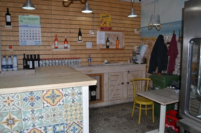 Komercyjne do wynajęcia w Segur de Calafell, Calafell - 1 080 € (Ref: 9446282)