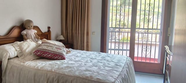 5 soveværelse Rækkehus til salg i Segur de Calafell, Calafell - € 465.000 (Ref: 9446283)