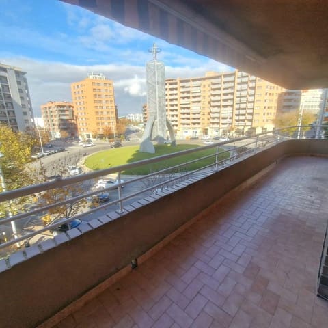 4 bedroom Flat for rent in Tarragona city with garage - € 998 (Ref: 9446284)