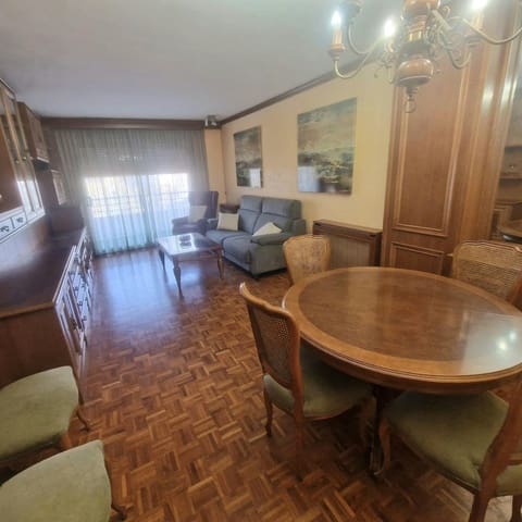 4 bedroom Flat for rent in Tarragona city with garage - € 998 (Ref: 9446284)