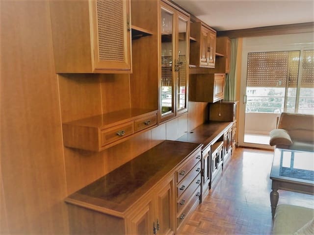 4 bedroom Flat for rent in Tarragona city with garage - € 998 (Ref: 9446284)