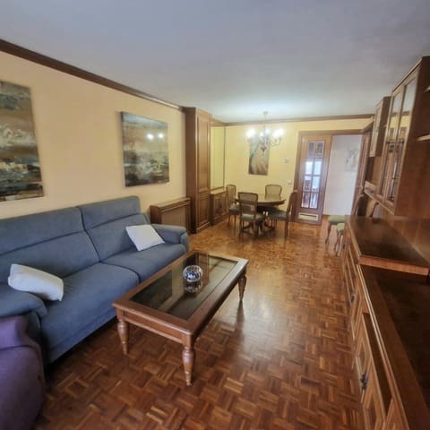 4 bedroom Flat for rent in Tarragona city with garage - € 998 (Ref: 9446284)