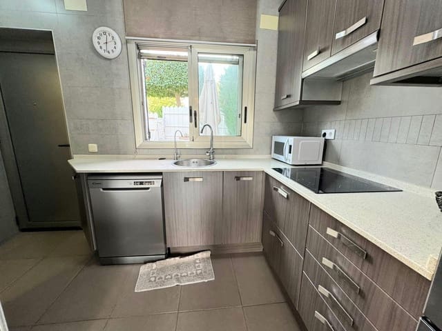 3 makuuhuone Rivitalo myytävänä paikassa Torredembarra mukana uima-altaan 
autotalli - 250 000 € (Ref: 9452774)