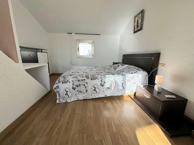 3 makuuhuone Rivitalo myytävänä paikassa Torredembarra mukana uima-altaan 
autotalli - 250 000 € (Ref: 9452774)