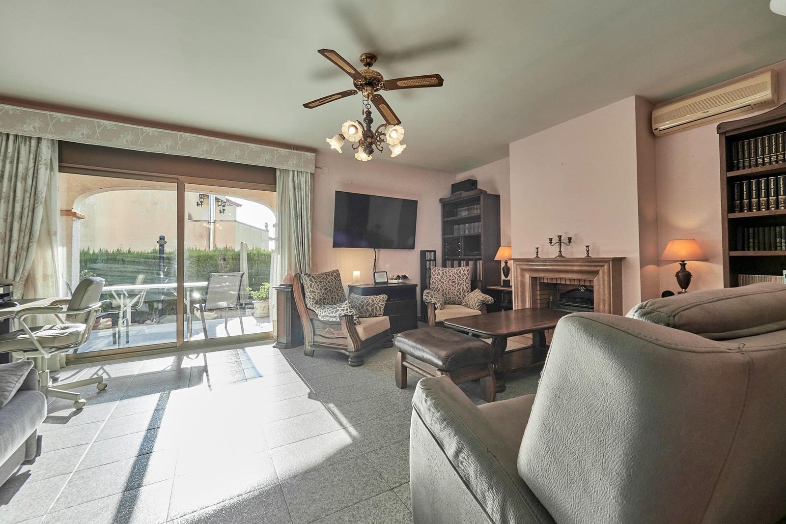 4 sovrum Villa till salu i El Vendrell med pool garage - 450 000 € (Ref: 9462030)