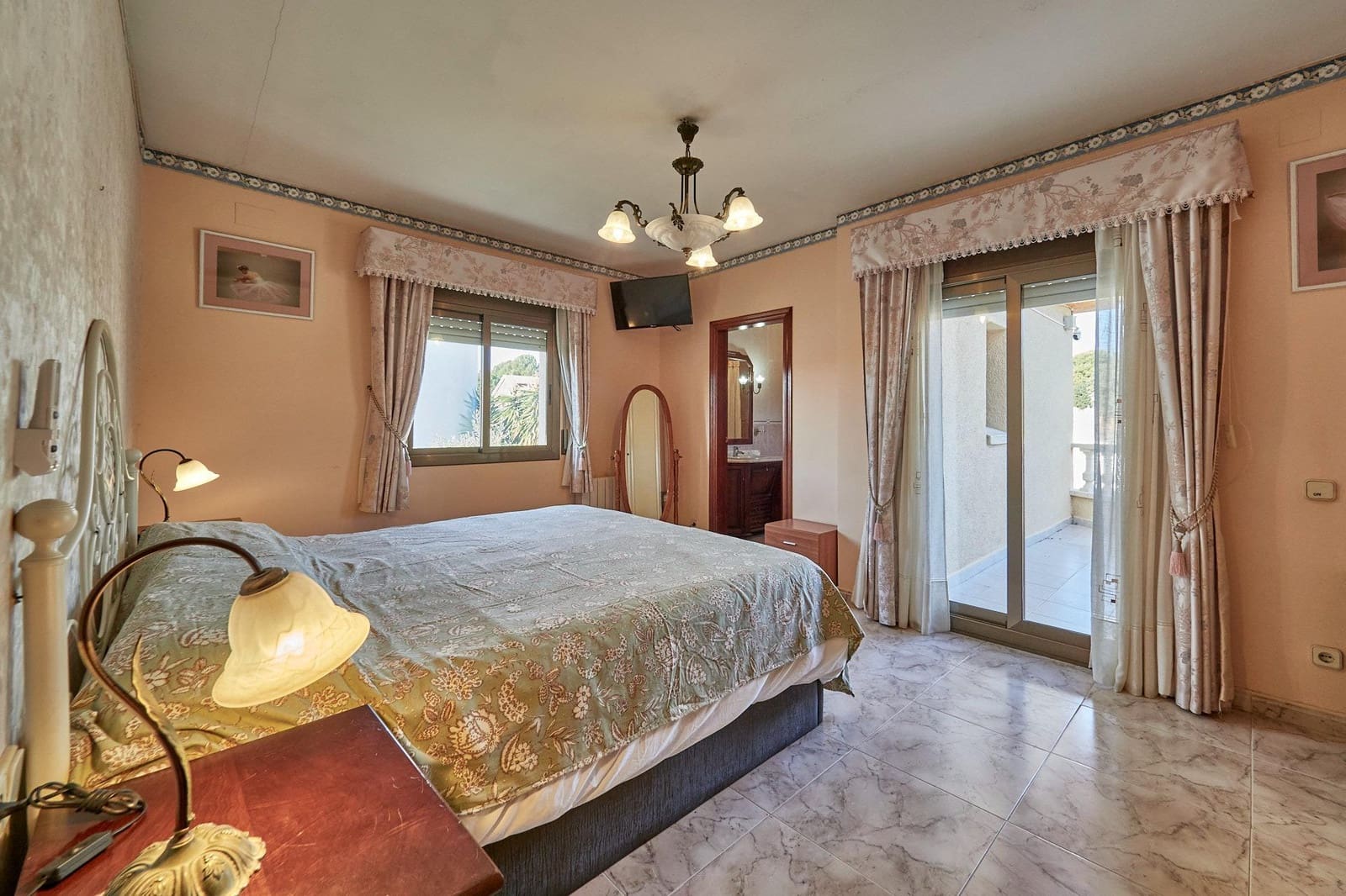 4 sovrum Villa till salu i El Vendrell med pool garage - 450 000 € (Ref: 9462030)