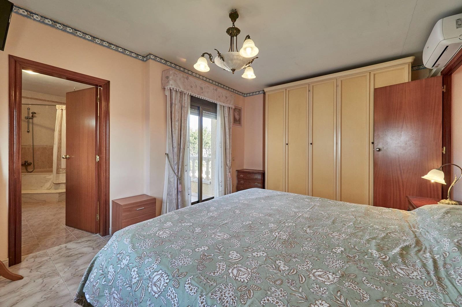 4 sovrum Villa till salu i El Vendrell med pool garage - 450 000 € (Ref: 9462030)