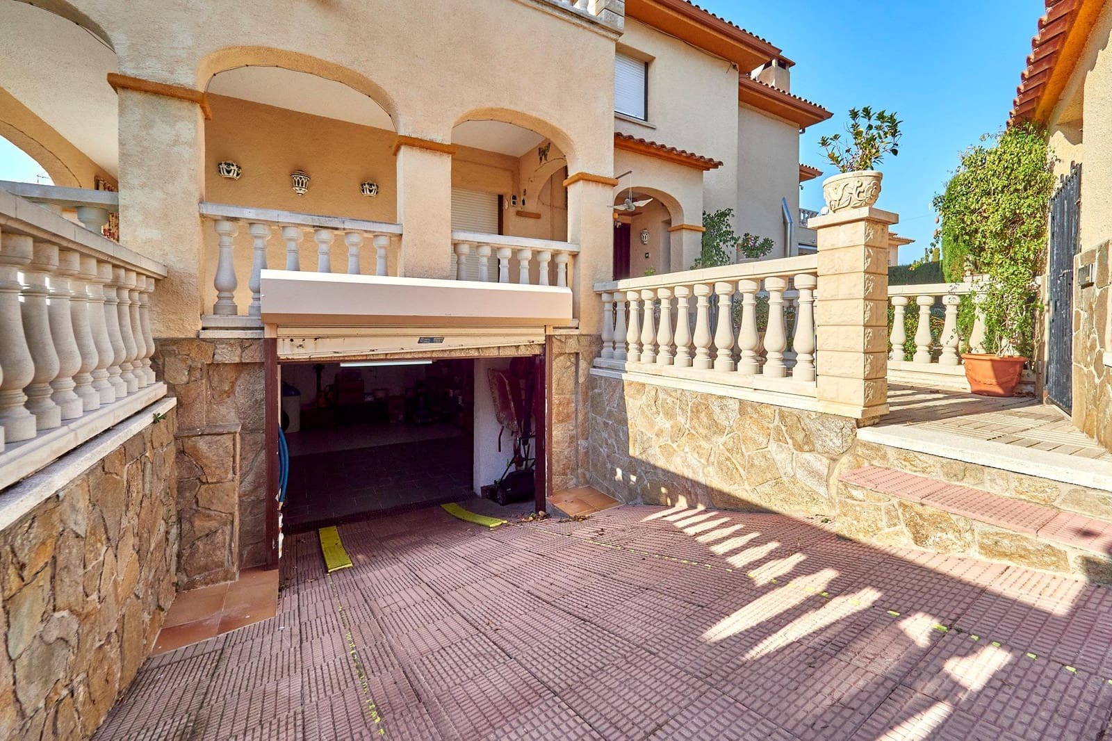 4 sovrum Villa till salu i El Vendrell med pool garage - 450 000 € (Ref: 9462030)