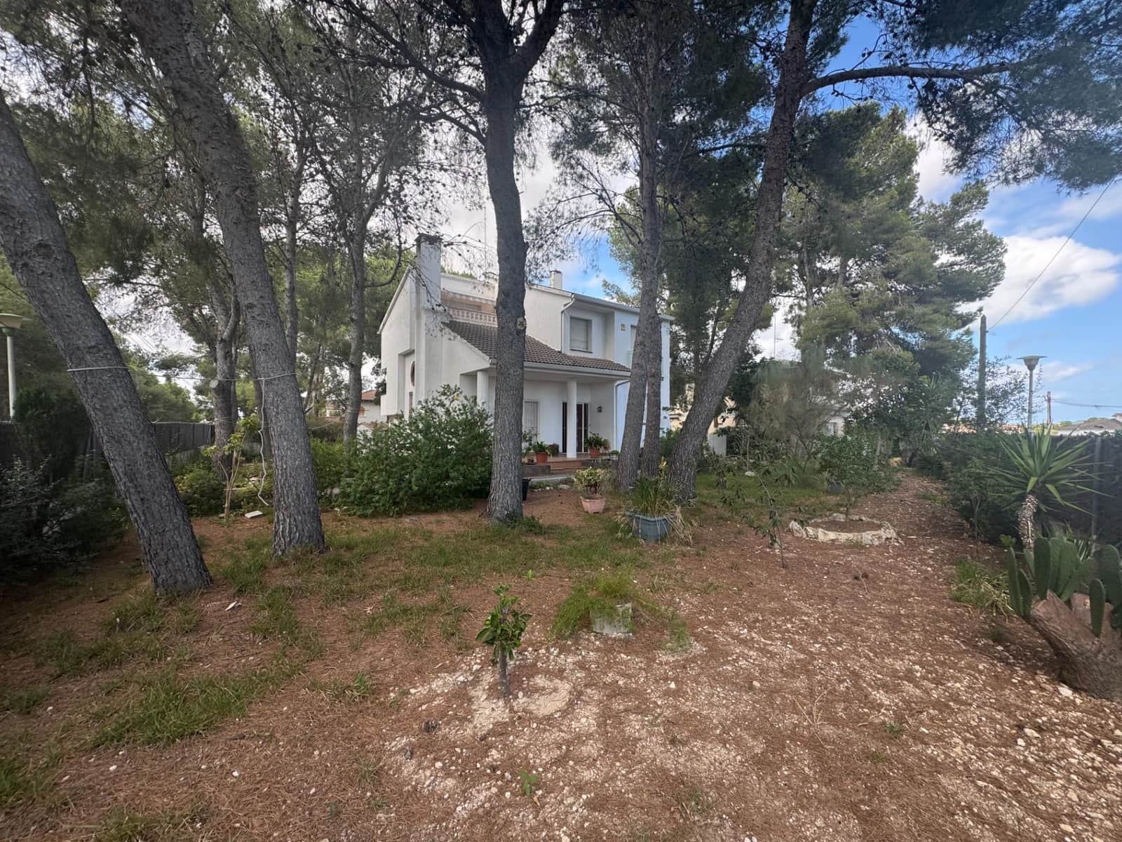 Chalet de 4 habitaciones en El Vendrell en venta con garaje - 320.000 € (Ref: 9462031)