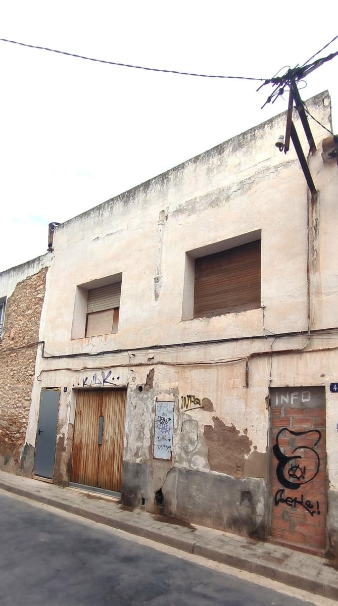 4 bedroom Townhouse for sale in El Vendrell - € 126,000 (Ref: 9470981)