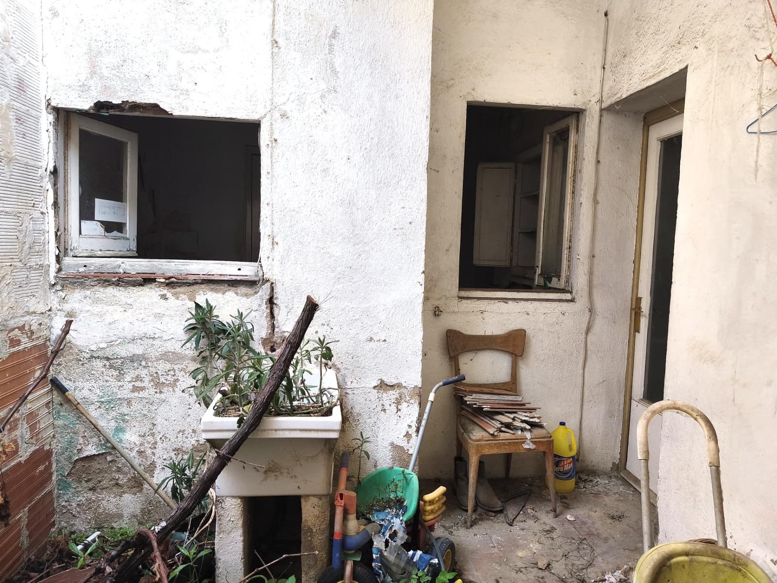 4 bedroom Townhouse for sale in El Vendrell - € 126,000 (Ref: 9470981)