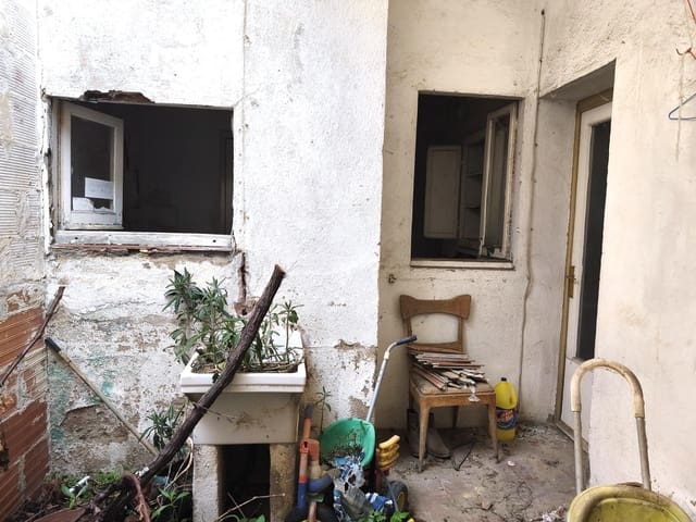 4 bedroom Townhouse for sale in El Vendrell - € 126,000 (Ref: 9470981)