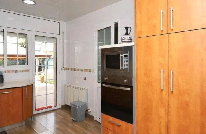 5 sypialnia Willa na sprzedaż w Roda de Bara z basenem garażem - 399 000 € (Ref: 9472941)