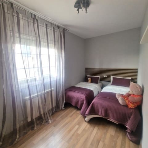 5 chambre Villa/Maison à vendre à Roda de Barà avec piscine garage - 412 000 € (Ref: 9472941)