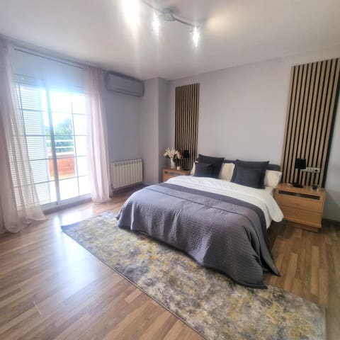 5 chambre Villa/Maison à vendre à Roda de Barà avec piscine garage - 412 000 € (Ref: 9472941)