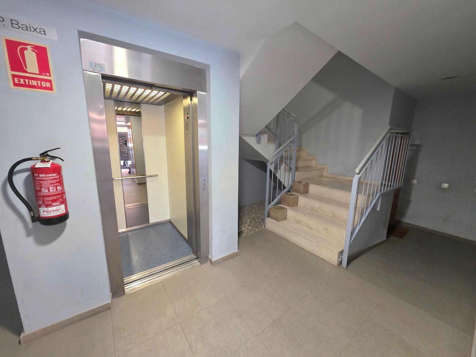 2 quarto Penthouse para venda em Els Pallaresos com piscina - 243 000 € (Ref: 9499003)