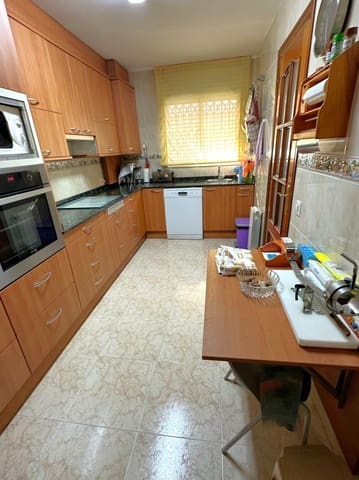 4 bedroom Terraced Villa for sale in Vilanova i la Geltrú with pool garage - € 480,000 (Ref: 9499005)