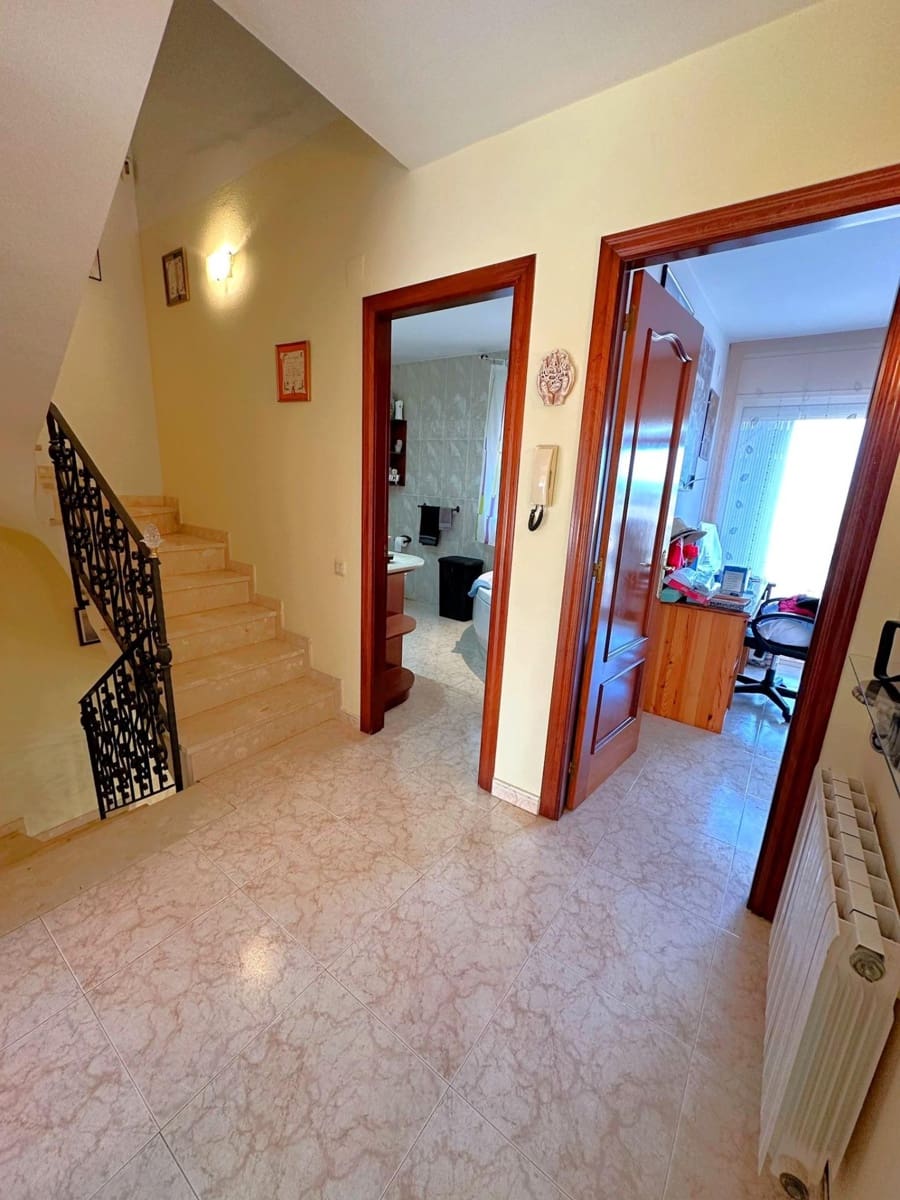 4 bedroom Terraced Villa for sale in Vilanova i la Geltru with pool garage - € 480,000 (Ref: 9499005)