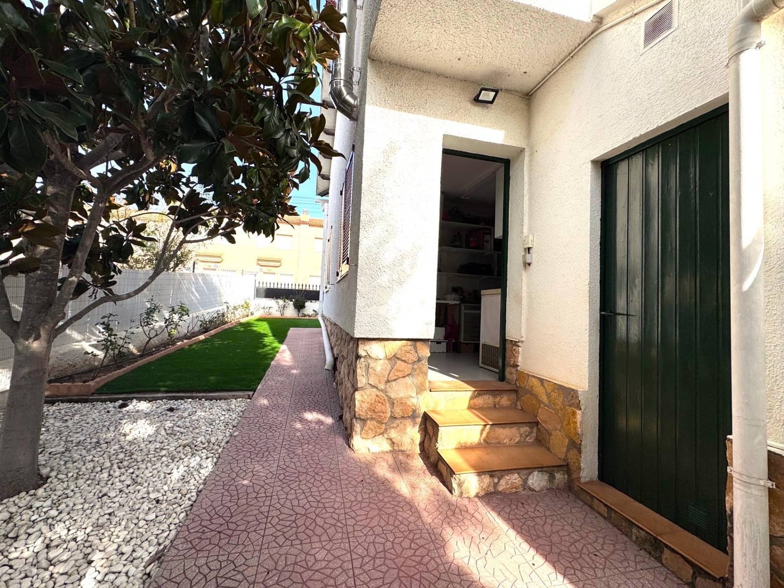 3 bedroom Villa for sale in La Pobla de Montornes with garage - € 280,000 (Ref: 9502230)