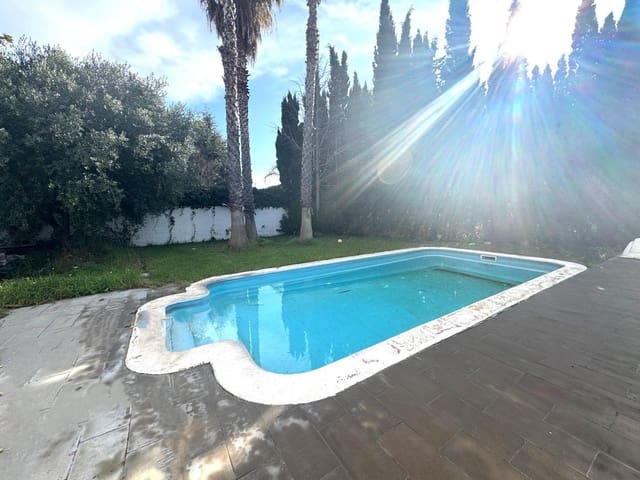 5 slaapkamer Villa te koop in Roda de Barà met zwembad garage - € 630.000 (Ref: 9516058)